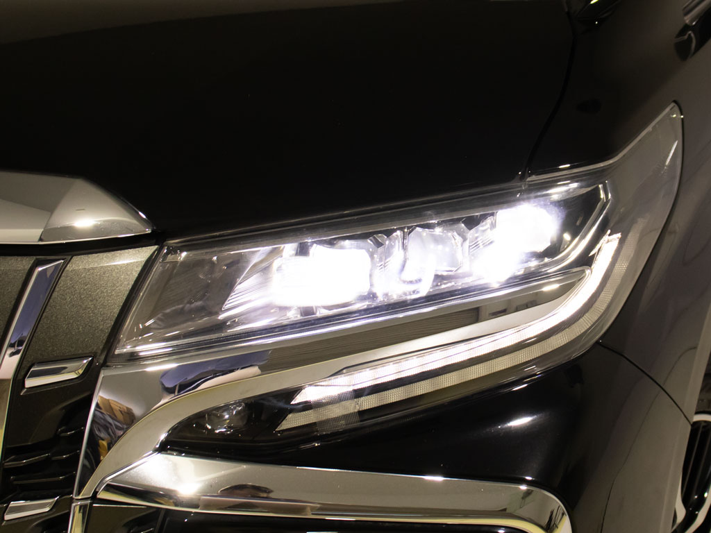 ★LEDヘッドライト★明るさ、視認性抜群！
消費電力が少ないのも魅力的です！