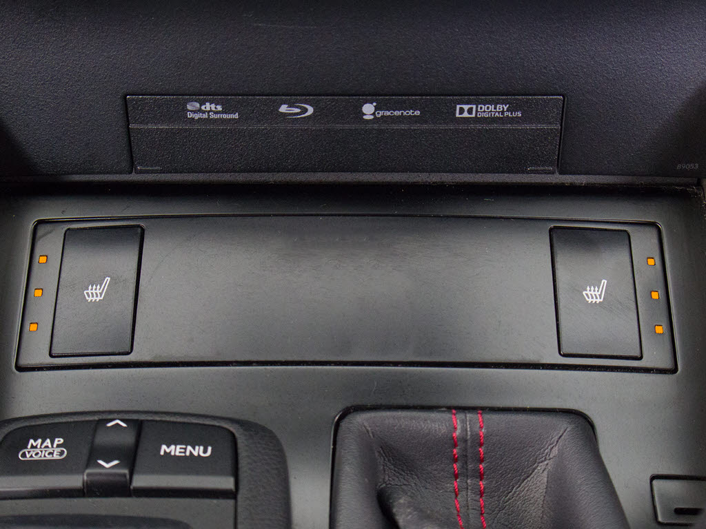 ★快適シートヒーターを装備しています！高
級車ならではの装備です！シートが暖まる機
能！寒い冬も快適にご乗車頂けますよ！！