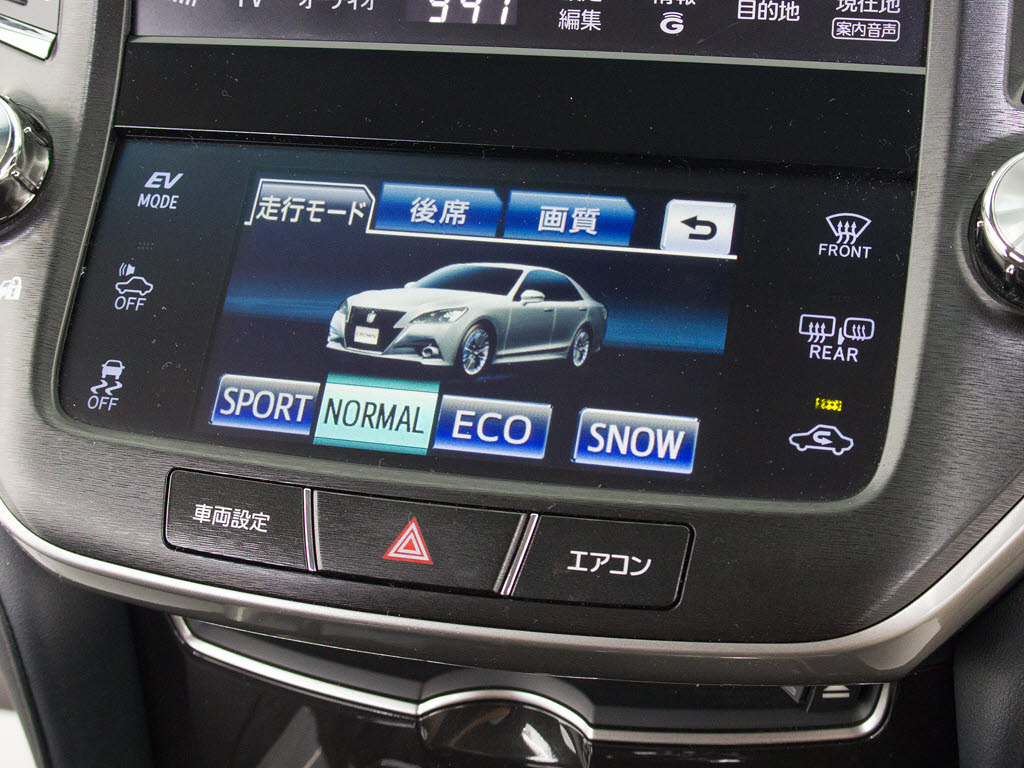メーカー純正のHDDナビが装備されています
！操作も簡単！見やすい！純正だからこその
使いやすさ！