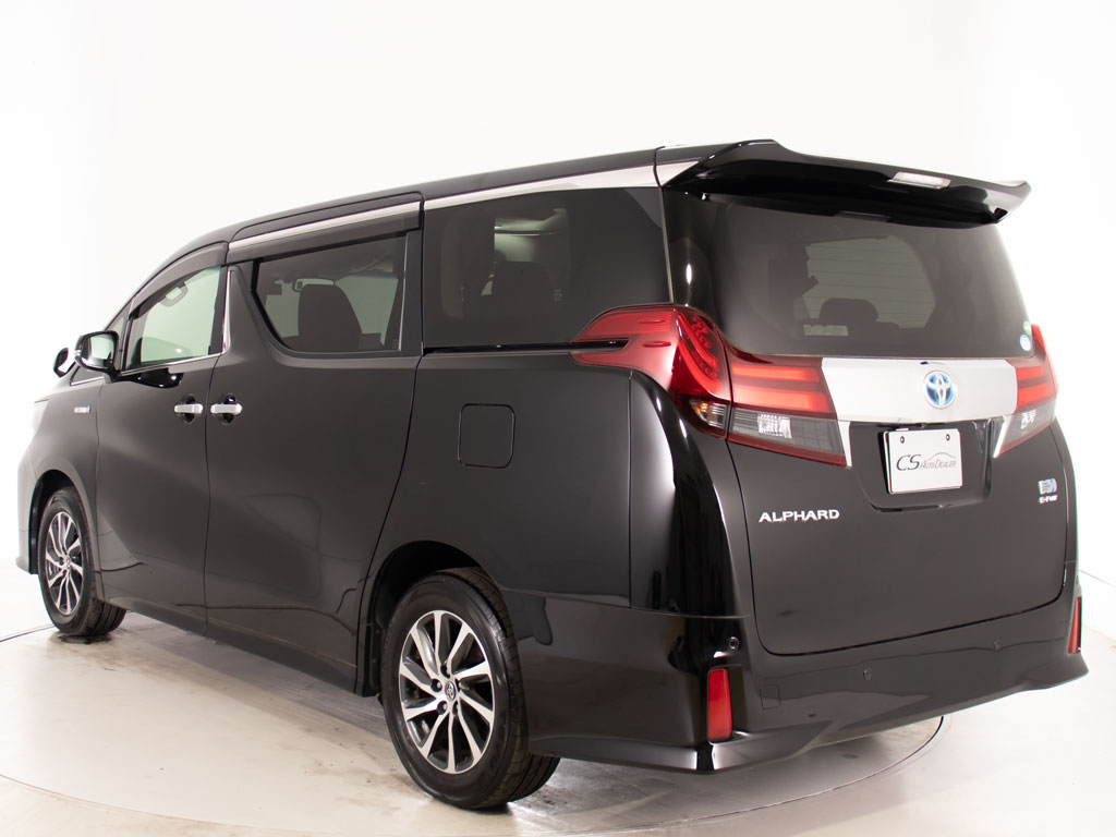 ★展示前点検実施★特殊な機材も用いて、全
車点検を実施しております！