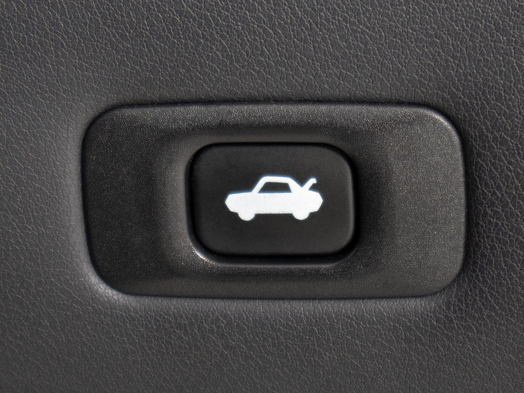 ボタン一つでトランクオープンが可能！車内
から操作できる為、非常に便利な装備の一つ
となります！
