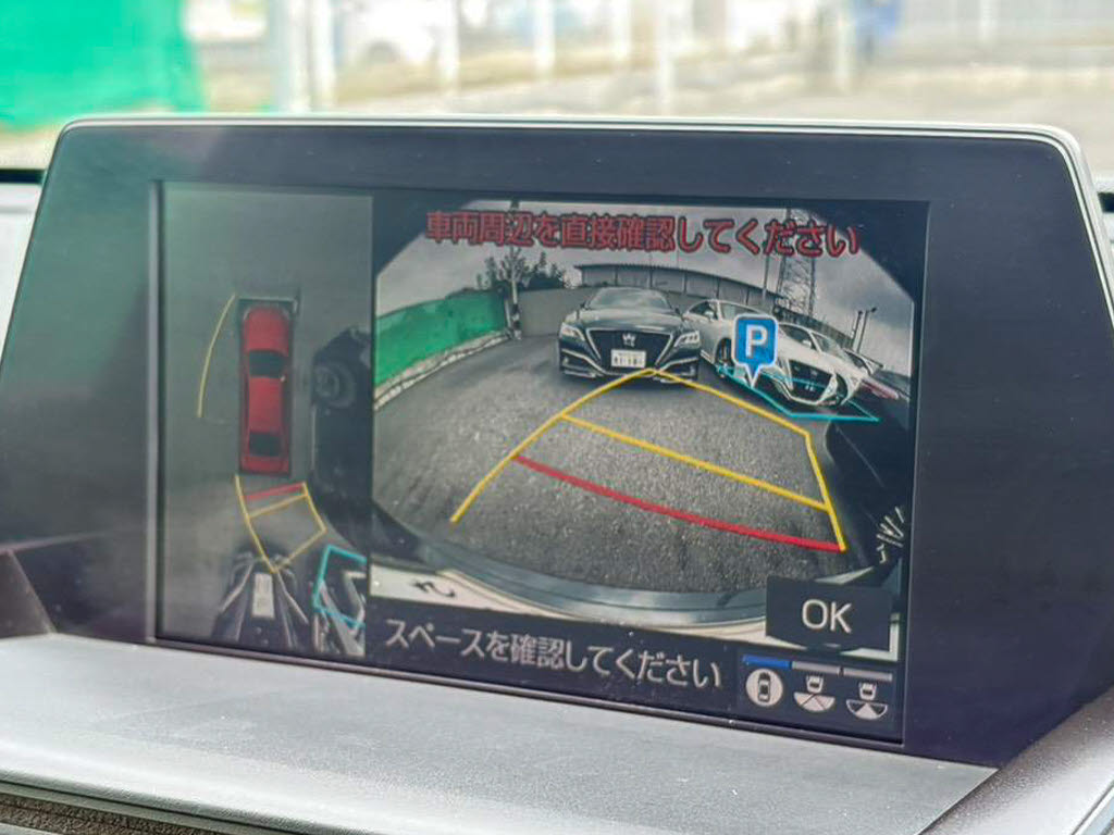 カラーバックカメラが付いています！バック
にギアを入れると、後方視界が自動的にマル
チ画面に映し出されます！夜も明るく見えま
すので、すごく便利！！一度使うとカメラ無
しには乗りたくない程！