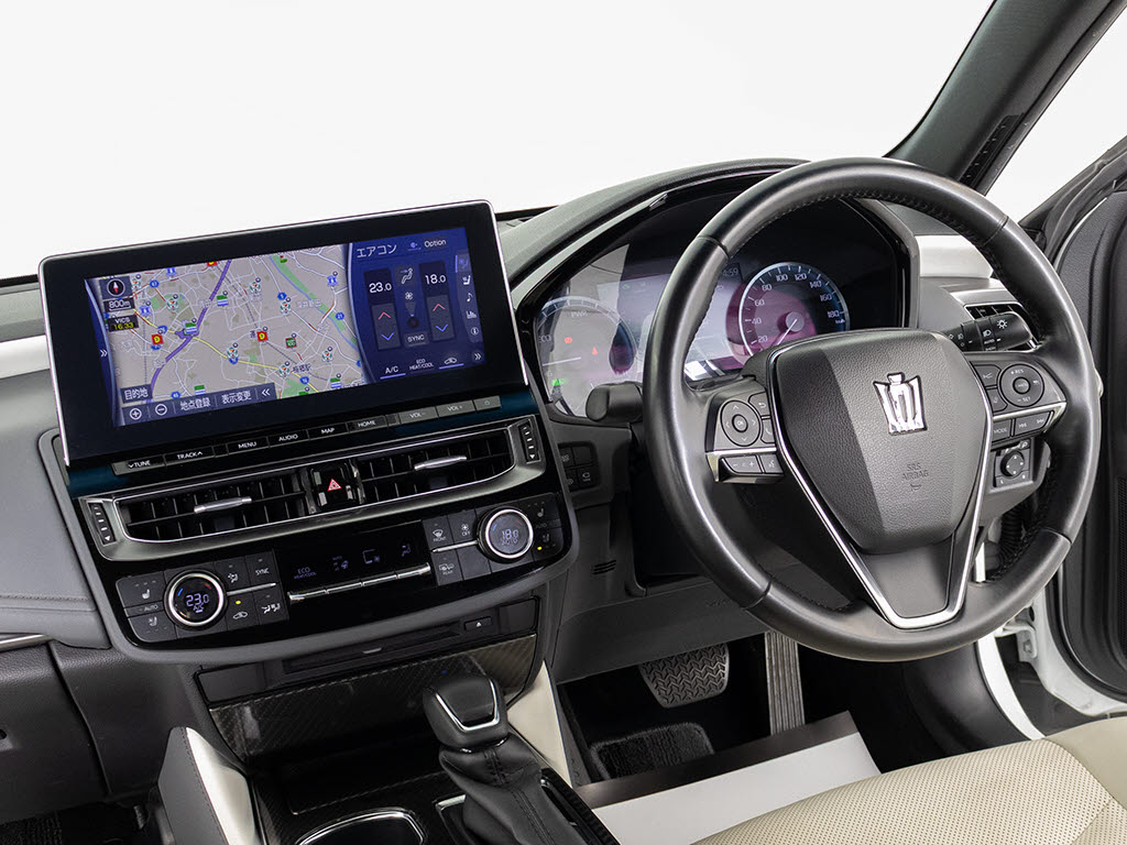 使いやすさや安全性を追求したステアリング
周り！高級車ゆえにスイッチ類が多いのも特
徴ですね！考え尽くされた配置ですぐに使い
こなす事が出来ますのでご安心下さい！是非
、体感してみて下さい！！