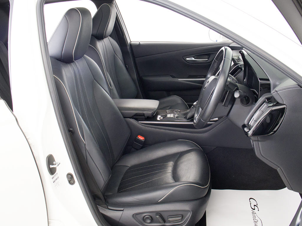 快適エアシート＆シートヒーターを装備して
います！高級車ならではの装備です！シート
が暖まる機能！シートから冷風が出る機能！
どちらも付いています！！寒い冬も、暑い夏
も快適にご乗車頂けます！！