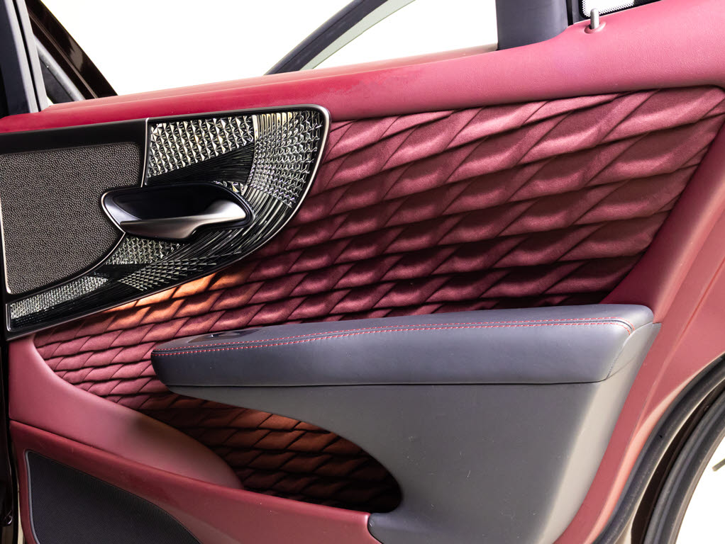 新車時オプションの切子ガラス！高級車なら
ではの豪華装備です！