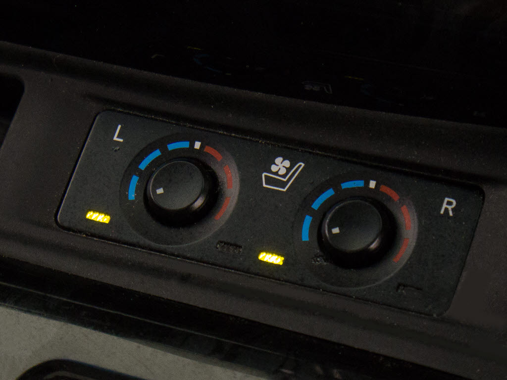 快適エアシート＆シートヒーターを装備して
います！高級車ならではの装備です！シート
が暖まる機能！シートから冷風が出る機能！
どちらも付いています！！寒い冬も、暑い夏
も快適にご乗車頂けます！！