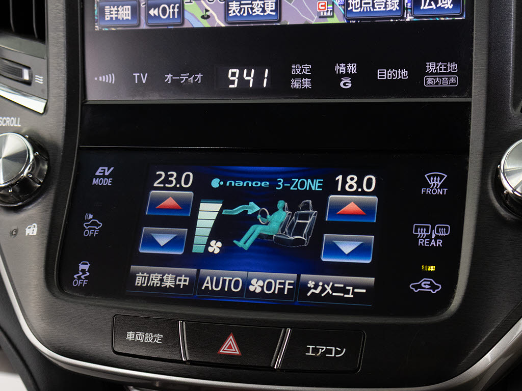 使いやすさや安全性を追求したステアリング
周り！高級車ゆえにスイッチ類が多いのも特
徴ですね！考え尽くされた配置ですぐに使い
こなす事が出来ますのでご安心下さい！是非
、体感してみて下さい！！