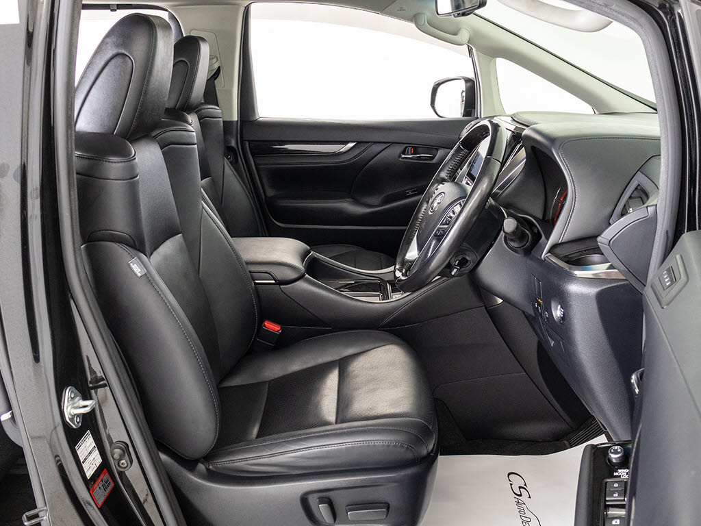快適エアシート＆シートヒーターを装備して
います！高級車ならではの装備です！シート
が暖まる機能！シートから冷風が出る機能！
どちらも付いています！！寒い冬も、暑い夏
も快適にご乗車頂けます！！