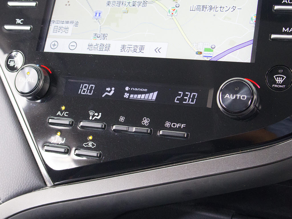 ★使いやすさや安全性を追求したステアリン
グ周り！高級車ゆえにスイッチ類が多いのも
特徴ですね！考え尽くされた配置ですぐに使
いこなす事が出来ますのでご安心下さい！是
非、体感してみて下さい！！
