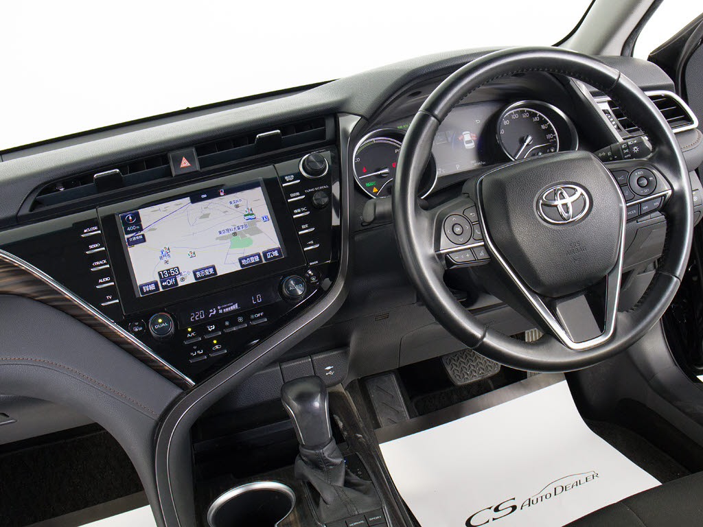 ★使いやすさや安全性を追求したステアリン
グ周り！高級車ゆえにスイッチ類が多いのも
特徴ですね！考え尽くされた配置ですぐに使
いこなす事が出来ますのでご安心下さい！是
非、体感してみて下さい！！