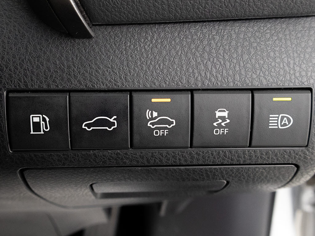 ★使いやすさや安全性を追求したステアリン
グ周り！高級車ゆえにスイッチ類が多いのも
特徴ですね！考え尽くされた配置ですぐに使
いこなす事が出来ますのでご安心下さい！是
非、体感してみて下さい！！