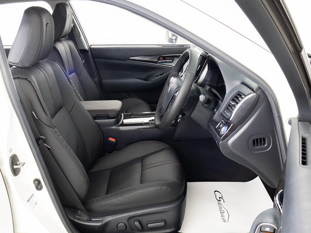 ★シートヒーターを装備しています！高級車
ならではの装備です！