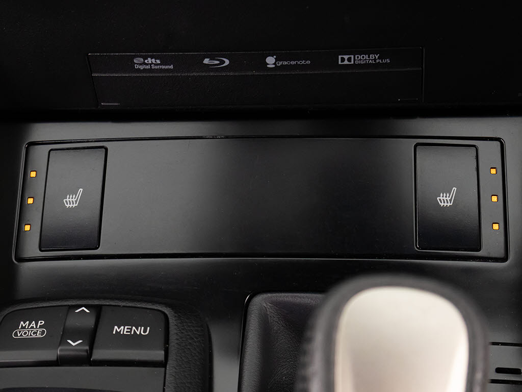 ★快適シートヒーターを装備しています！高
級車ならではの装備です！シートが暖まる機
能！寒い冬も快適にご乗車頂けますよ！！