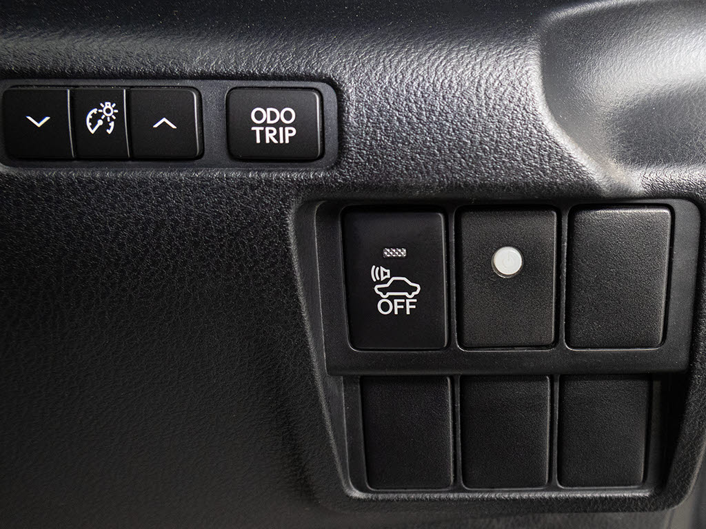 ★使いやすさや安全性を追求したステアリン
グ周り！高級車ゆえにスイッチ類が多いのも
特徴ですね！考え尽くされた配置ですぐに使
いこなす事が出来ますのでご安心下さい！是
非、体感してみて下さい！！