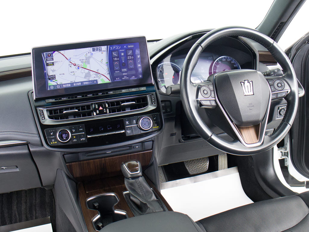 禁煙車です！室内は嫌なニオイも無く、すご
く綺麗な状態です！禁煙車・・特にセダンタ
イプのお車では少ないですよね！！タバコの
ニオイが苦手なお客様必見です！快適にご乗
車頂けます！！