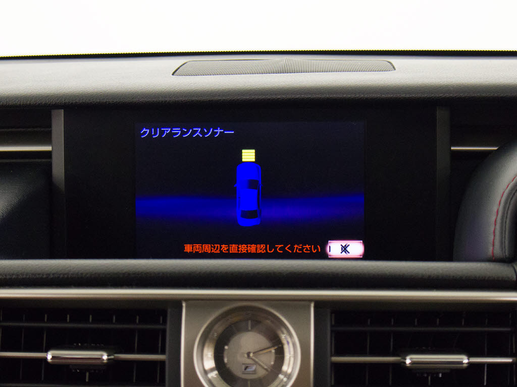クリアランスソナーが付いています！フロン
ト＆リアにセンサーがあり、障害物に近づく
と警告音が鳴りドライバーへお知らせ！すご
く便利な人気装備です！！