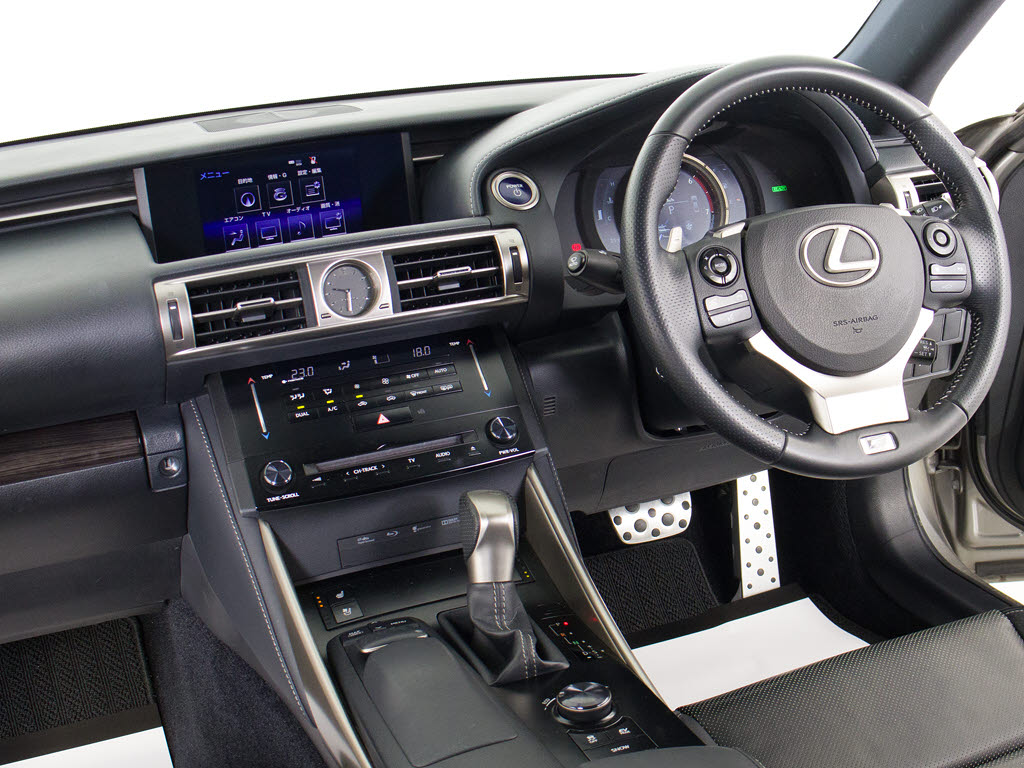 ★使いやすさや安全性を追求したステアリン
グ周り！高級車ゆえにスイッチ類が多いのも
特徴ですね！考え尽くされた配置ですぐに使
いこなす事が出来ますのでご安心下さい！是
非、体感してみて下さい！！