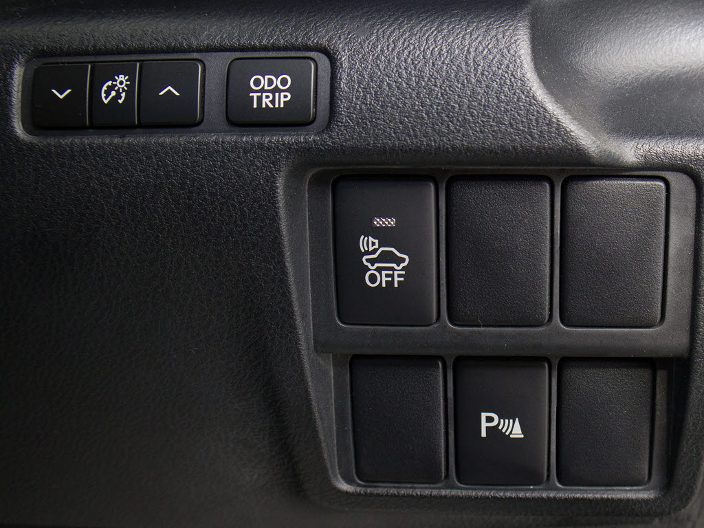 ★使いやすさや安全性を追求したステアリン
グ周り！高級車ゆえにスイッチ類が多いのも
特徴ですね！考え尽くされた配置ですぐに使
いこなす事が出来ますのでご安心下さい！是
非、体感してみて下さい！！