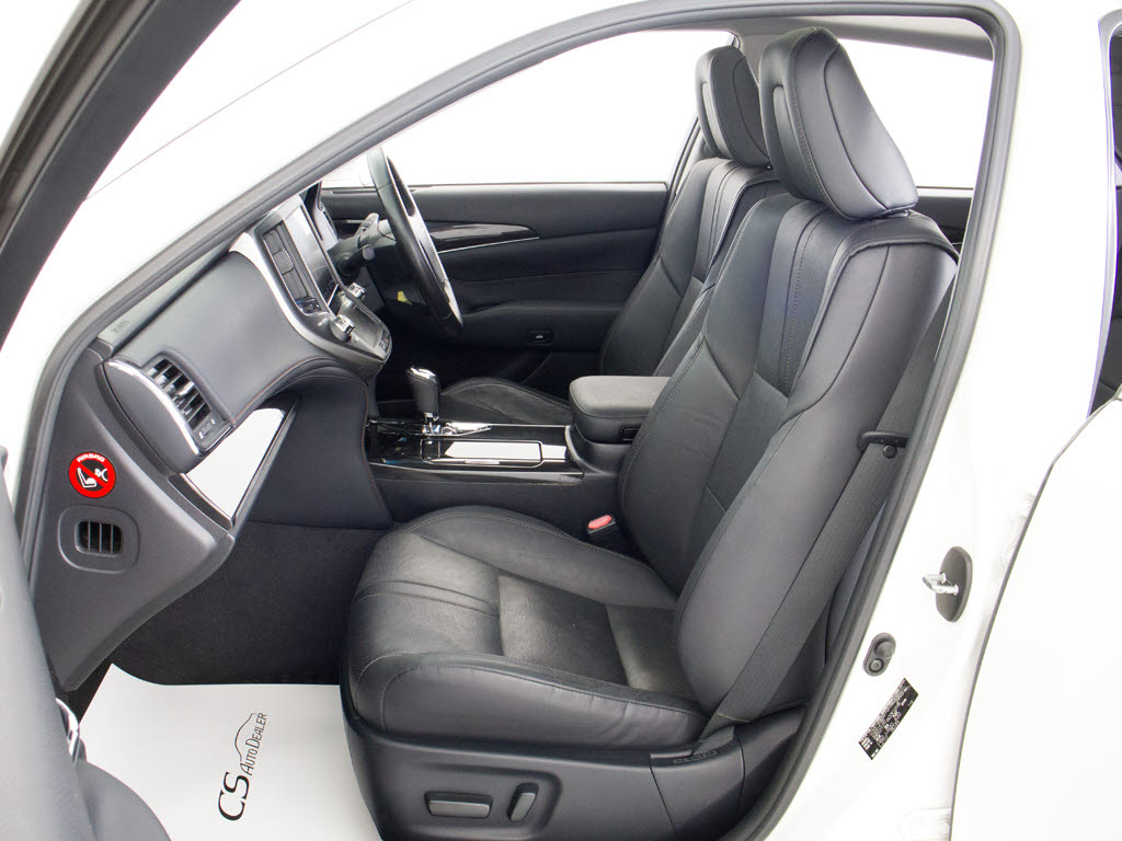 快適エアシート＆シートヒーターを装備して
います！高級車ならではの装備です！シート
が暖まる機能！シートから冷風が出る機能！
どちらも付いています！！寒い冬も、暑い夏
も快適にご乗車頂けます！！