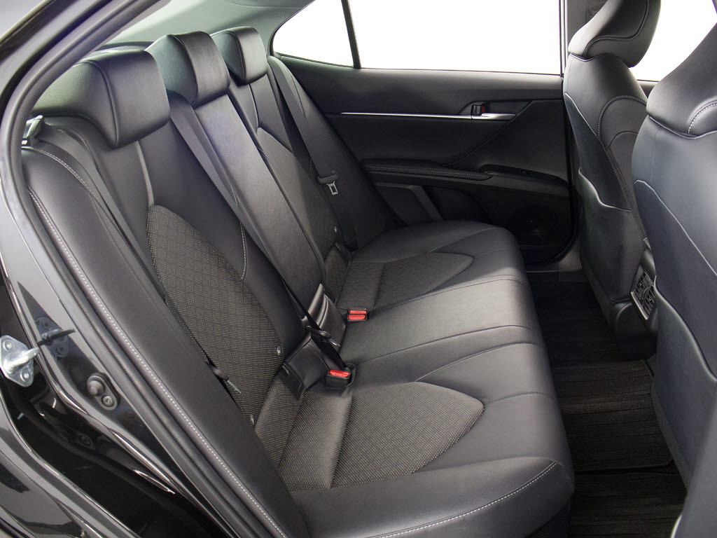 シートヒーターを装備しています！高級車な
らではの装備です！シートが暖まりますので
、寒い冬場も快適にご乗車頂けます！腰にも
優しい！お子様や女性にも嬉しい装備ですね
！！