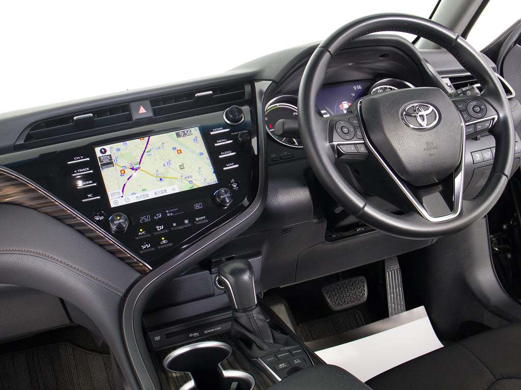 ★使いやすさや安全性を追求したステアリン
グ周り！高級車ゆえにスイッチ類が多いのも
特徴ですね！考え尽くされた配置ですぐに使
いこなす事が出来ますのでご安心下さい！是
非、体感してみて下さい！！