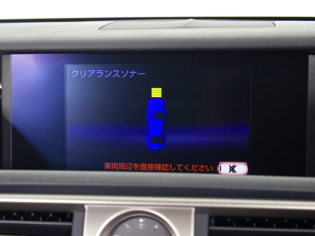 クリアランスソナーが付いています！フロン
ト＆リアにセンサーがあり、障害物に近づく
と警告音が鳴りドライバーへお知らせ！すご
く便利な人気装備です！！