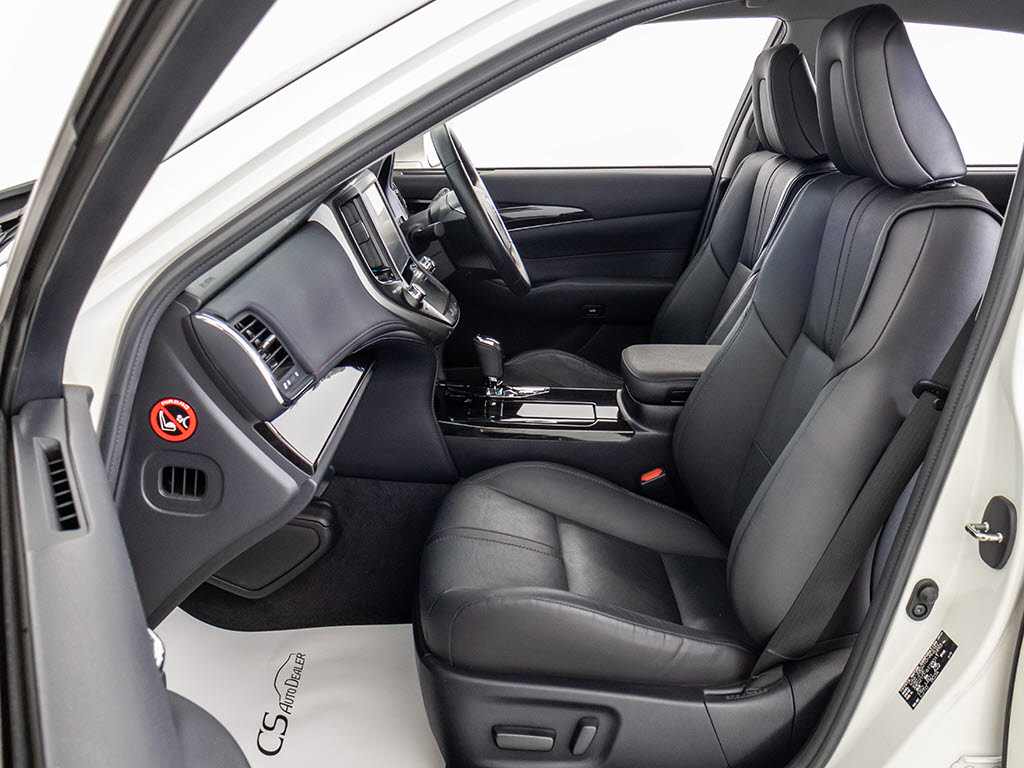 快適エアシート＆シートヒーターを装備して
います！高級車ならではの装備です！シート
が暖まる機能！シートから冷風が出る機能！
どちらも付いています！！寒い冬も、暑い夏
も快適にご乗車頂けます！！
