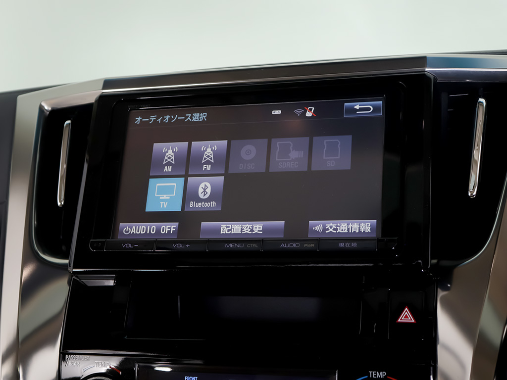 ★各種メディア対応★CD&DVDはもちろん
BluetoothやUSBなどでスマホ等も接続可能！