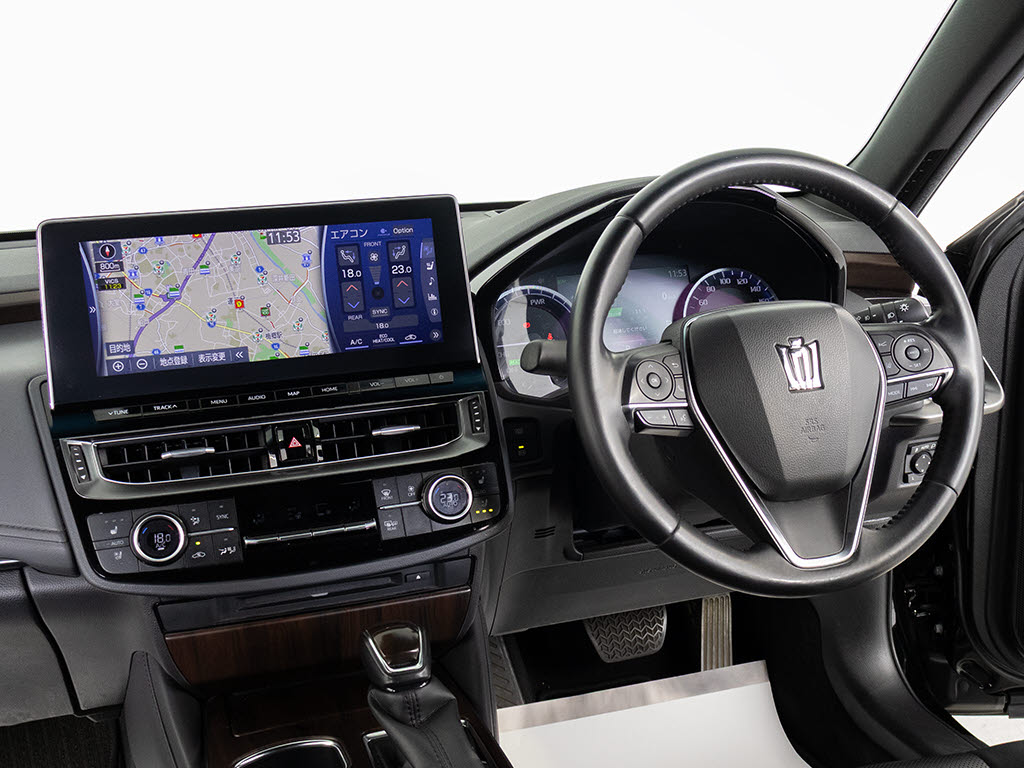 使いやすさや安全性を追求したステアリング
周り！高級車ゆえにスイッチ類が多いのも特
徴ですね！考え尽くされた配置ですぐに使い
こなす事が出来ますのでご安心下さい！是非
、体感してみて下さい！！
