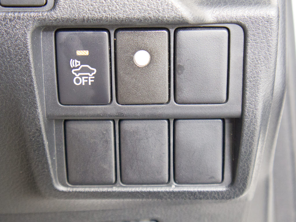 ★使いやすさや安全性を追求したステアリン
グ周り！高級車ゆえにスイッチ類が多いのも
特徴ですね！考え尽くされた配置ですぐに使
いこなす事が出来ますのでご安心下さい！是
非、体感してみて下さい！！