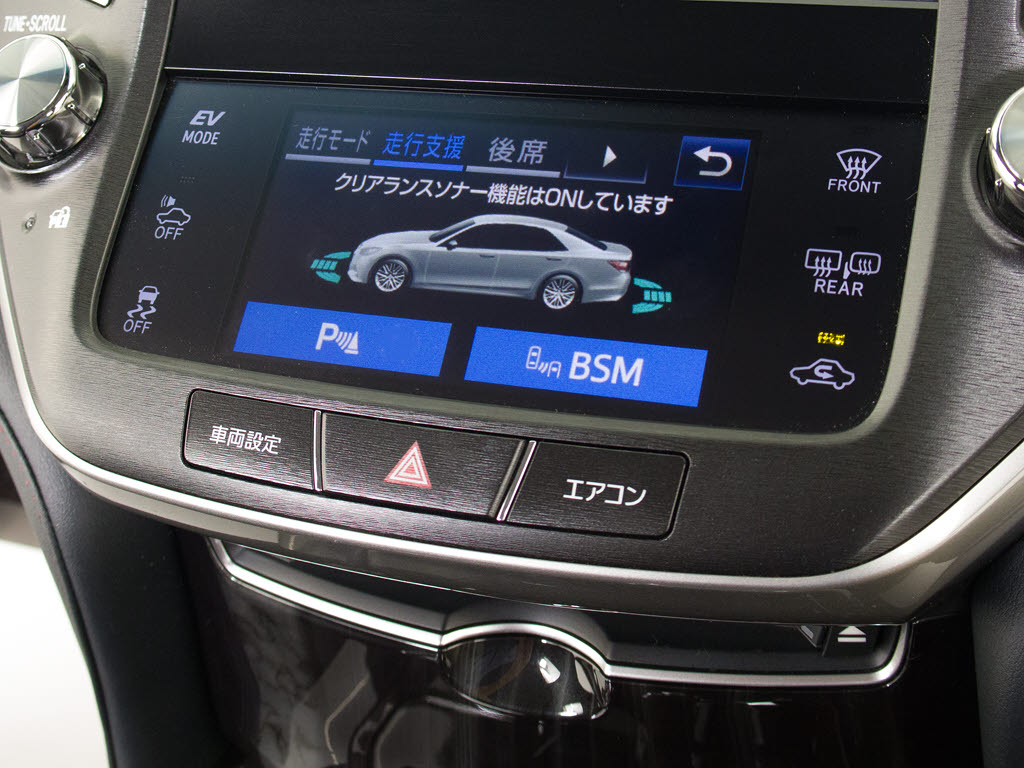 使いやすさや安全性を追求したステアリング
周り！高級車ゆえにスイッチ類が多いのも特
徴ですね！考え尽くされた配置ですぐに使い
こなす事が出来ますのでご安心下さい！是非
、体感してみて下さい！！
