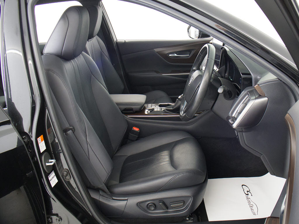 快適エアシート＆シートヒーターを装備して
います！高級車ならではの装備です！シート
が暖まる機能！シートから冷風が出る機能！
どちらも付いています！！寒い冬も、暑い夏
も快適にご乗車頂けます！！