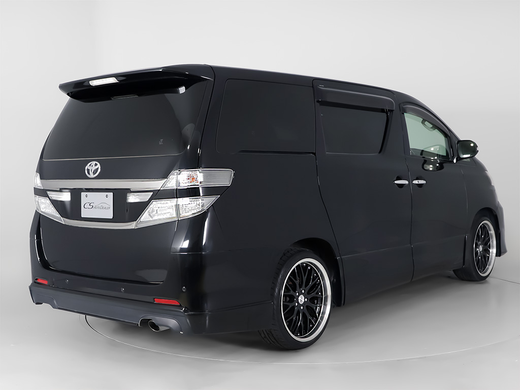 ★展示前点検実施★特殊な機材も用いて、全
車点検を実施しております！