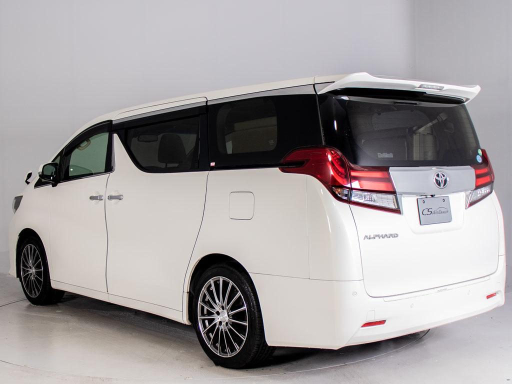 ★展示前点検実施★特殊な機材も用いて、全
車点検を実施しております！