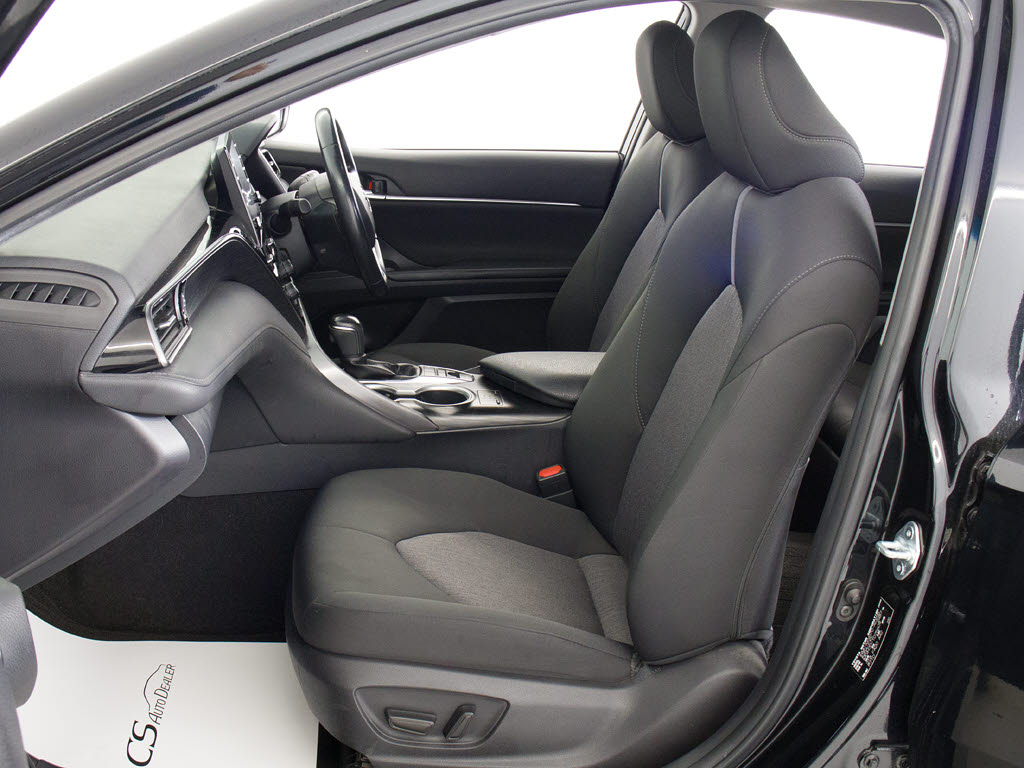 シートヒーターを装備しています！高級車な
らではの装備です！シートが暖まりますので
、寒い冬場も快適にご乗車頂けます！腰にも
優しい！お子様や女性にも嬉しい装備ですね
！！
