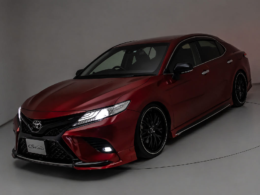 ★WS仕様フロントバンパー、TRDエアロ装備
！純正のボディーラインを残しながらもスポ
ーティーな印象を与えてくれます！