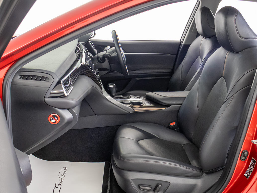 シートヒーターを装備しています！高級車な
らではの装備です！シートが暖まりますので
、寒い冬場も快適にご乗車頂けます！腰にも
優しい！お子様や女性にも嬉しい装備ですね
！！