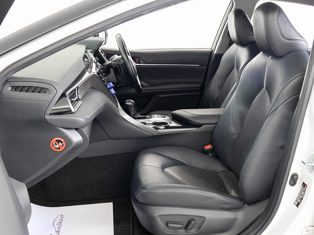 シートヒーターを装備しています！高級車な
らではの装備です！シートが暖まりますので
、寒い冬場も快適にご乗車頂けます！腰にも
優しい！お子様や女性にも嬉しい装備ですね
！！