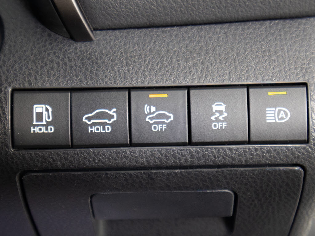 ★使いやすさや安全性を追求したステアリン
グ周り！高級車ゆえにスイッチ類が多いのも
特徴ですね！考え尽くされた配置ですぐに使
いこなす事が出来ますのでご安心下さい！是
非、体感してみて下さい！！
