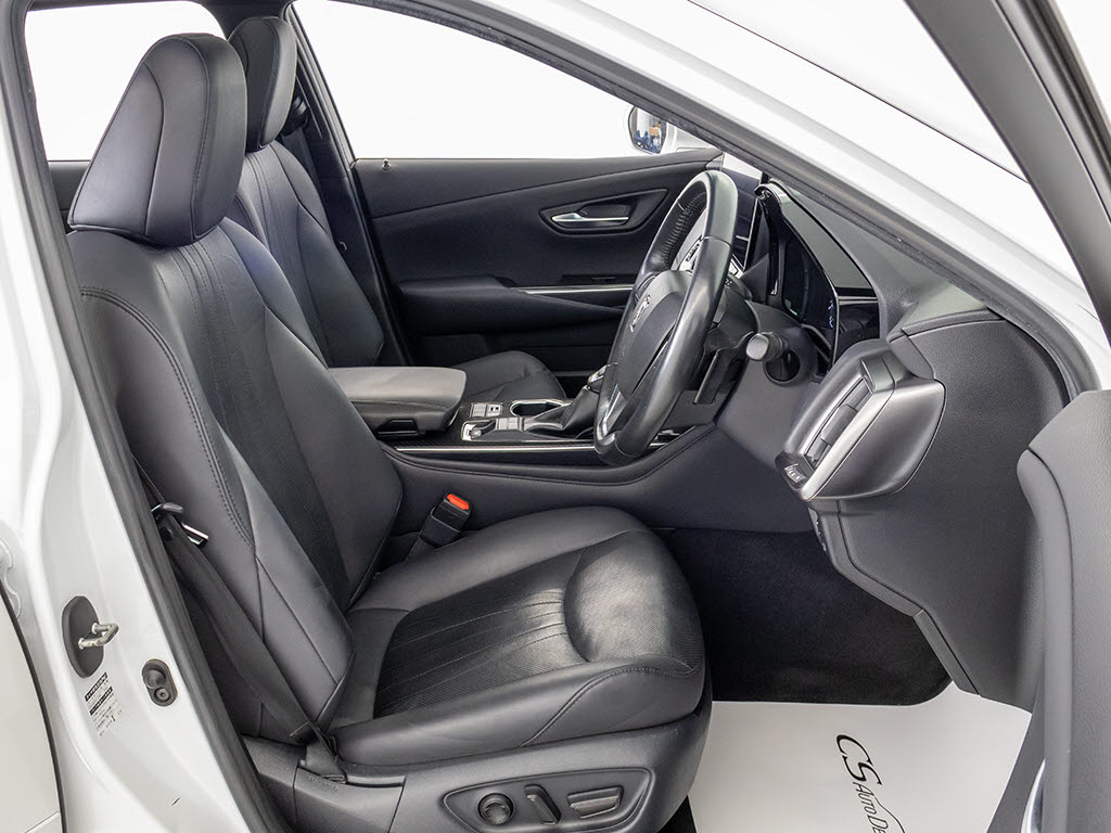 快適エアシート＆シートヒーターを装備して
います！高級車ならではの装備です！シート
が暖まる機能！シートから冷風が出る機能！
どちらも付いています！！寒い冬も、暑い夏
も快適にご乗車頂けます！！