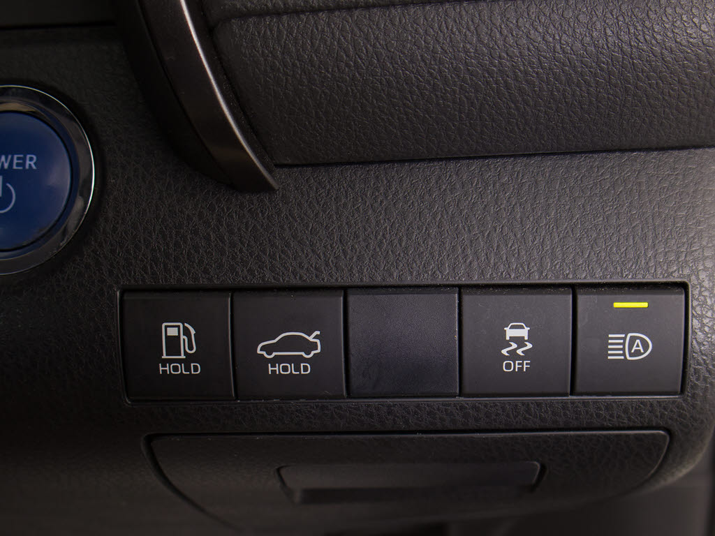 ★使いやすさや安全性を追求したステアリン
グ周り！高級車ゆえにスイッチ類が多いのも
特徴ですね！考え尽くされた配置ですぐに使
いこなす事が出来ますのでご安心下さい！是
非、体感してみて下さい！！