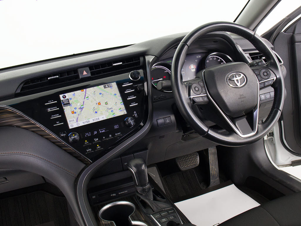 ★使いやすさや安全性を追求したステアリン
グ周り！高級車ゆえにスイッチ類が多いのも
特徴ですね！考え尽くされた配置ですぐに使
いこなす事が出来ますのでご安心下さい！是
非、体感してみて下さい！！