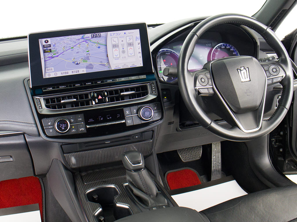 使いやすさや安全性を追求したステアリング
周り！高級車ゆえにスイッチ類が多いのも特
徴ですね！考え尽くされた配置ですぐに使い
こなす事が出来ますのでご安心下さい！是非
、体感してみて下さい！！
