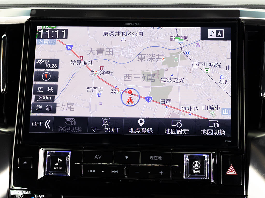 アルパイン11型SDナビが装備されています！
操作も簡単！見やすい！