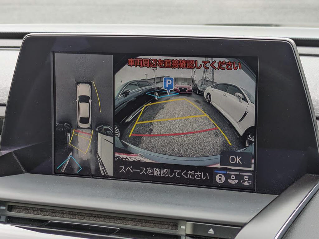 パノラミックビューモニターを装備！上から
車両を見下ろしたような映像をナビ画面に表
示できます。車両前後左右に搭載した4つの
カメラ映像を継ぎ目なく合成！目視では見え
ない部分もリアルタイムで見れます。