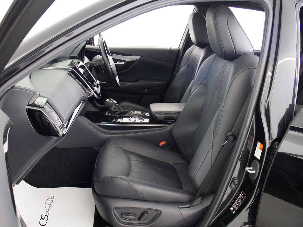 快適エアシート＆シートヒーターを装備して
います！高級車ならではの装備です！シート
が暖まる機能！シートから冷風が出る機能！
どちらも付いています！！寒い冬も、暑い夏
も快適にご乗車頂けます！！