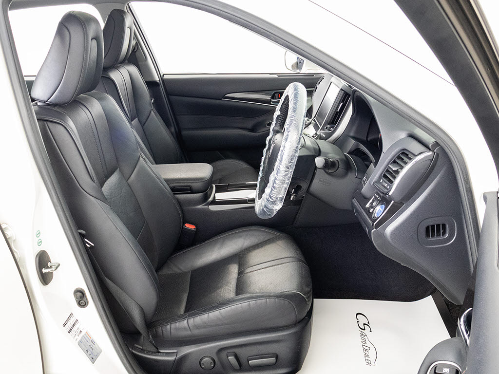快適エアシート＆シートヒーターを装備して
います！高級車ならではの装備です！シート
が暖まる機能！シートから冷風が出る機能！
どちらも付いています！！寒い冬も、暑い夏
も快適にご乗車頂けます！！