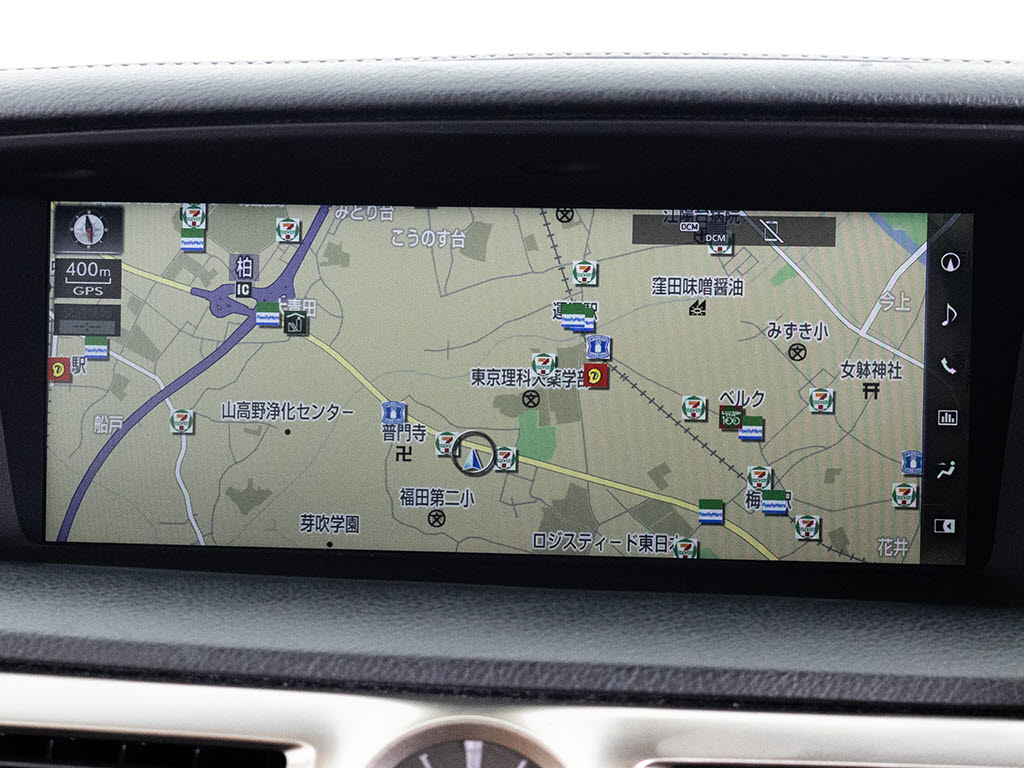 レーダークルーズコントロール　　ミリ波レ
ーダーと単眼カメラで先行車を認識し、車速
に応じた車間距離を保ちながら追従走行を支
援します。