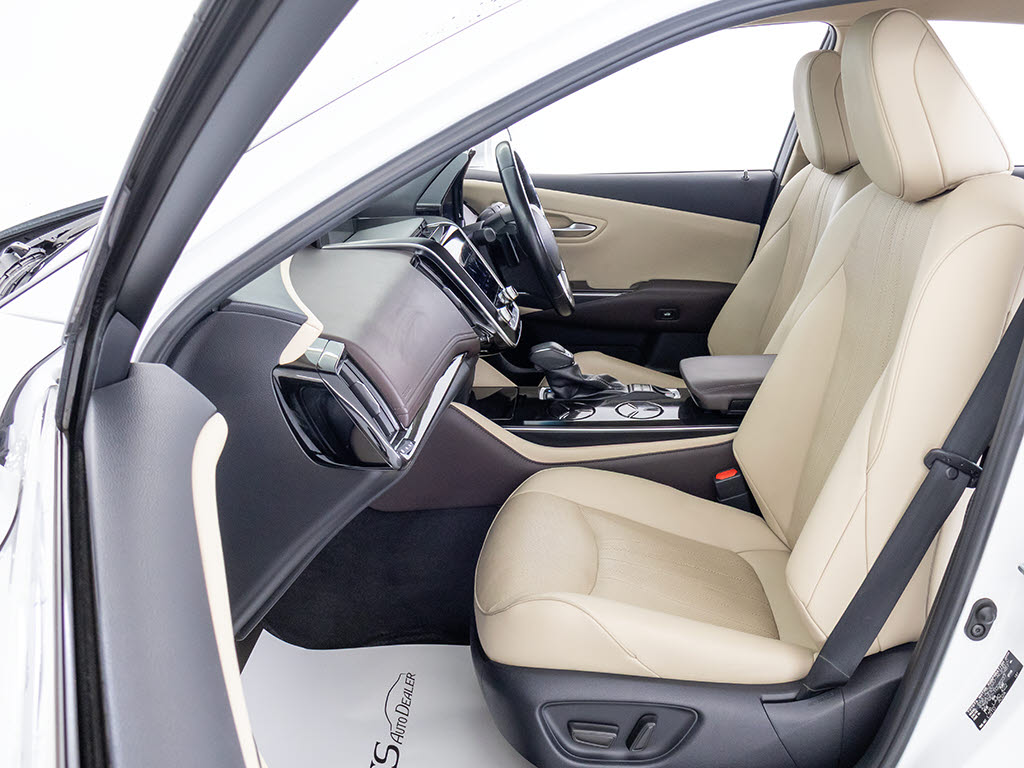 快適エアシート＆シートヒーターを装備して
います！高級車ならではの装備です！シート
が暖まる機能！シートから冷風が出る機能！
どちらも付いています！！寒い冬も、暑い夏
も快適にご乗車頂けます！！