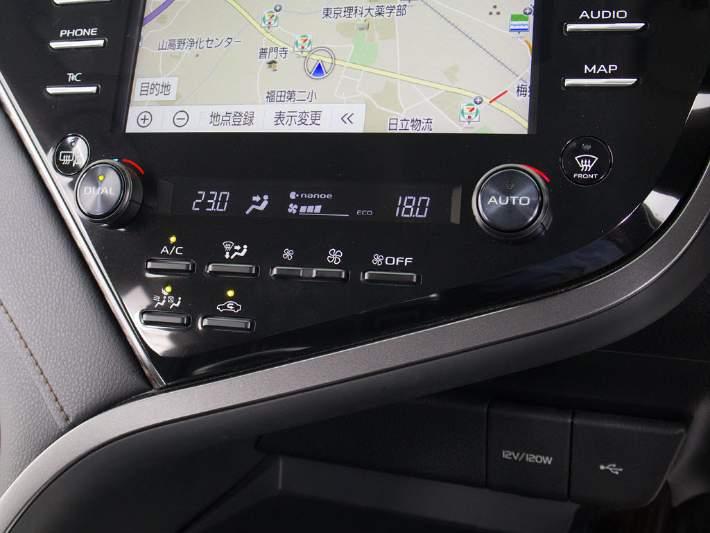 ★使いやすさや安全性を追求したステアリン
グ周り！高級車ゆえにスイッチ類が多いのも
特徴ですね！考え尽くされた配置ですぐに使
いこなす事が出来ますのでご安心下さい！是
非、体感してみて下さい！！